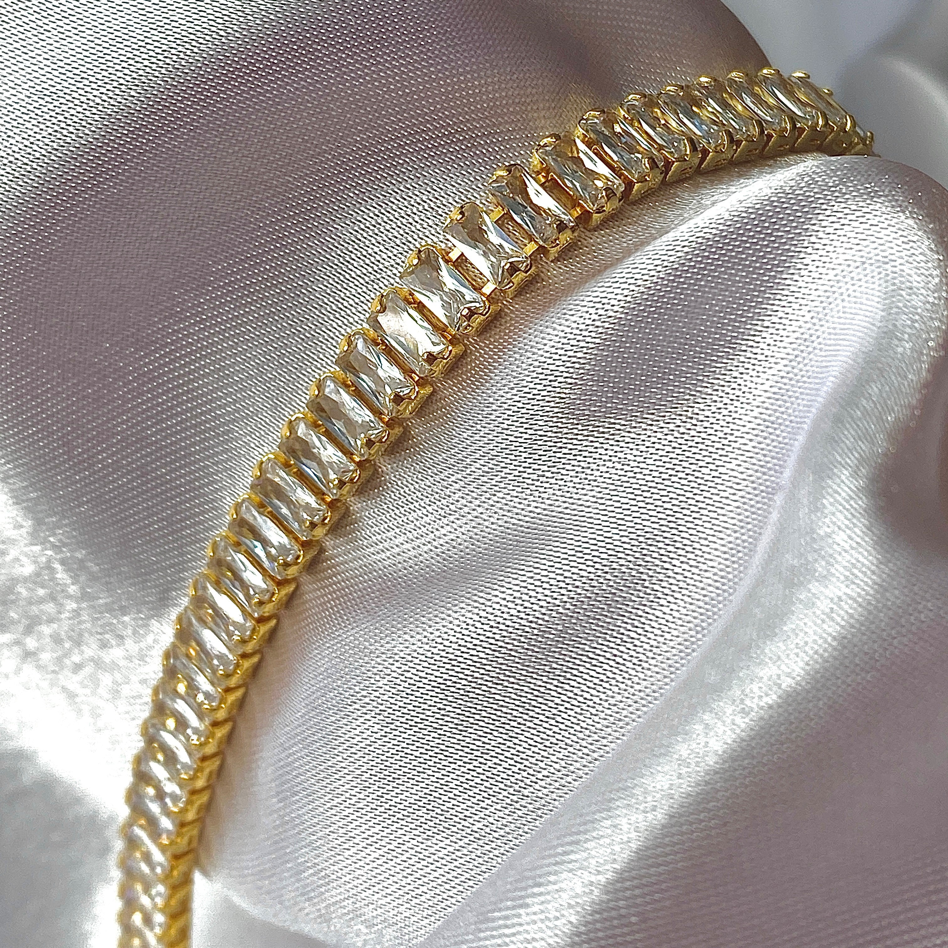,,SOMEONE Signature " Armband