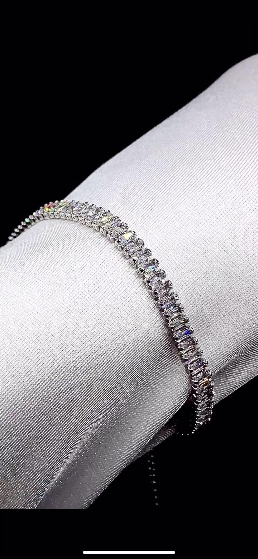 ,,SOMEONE Signature " Armband