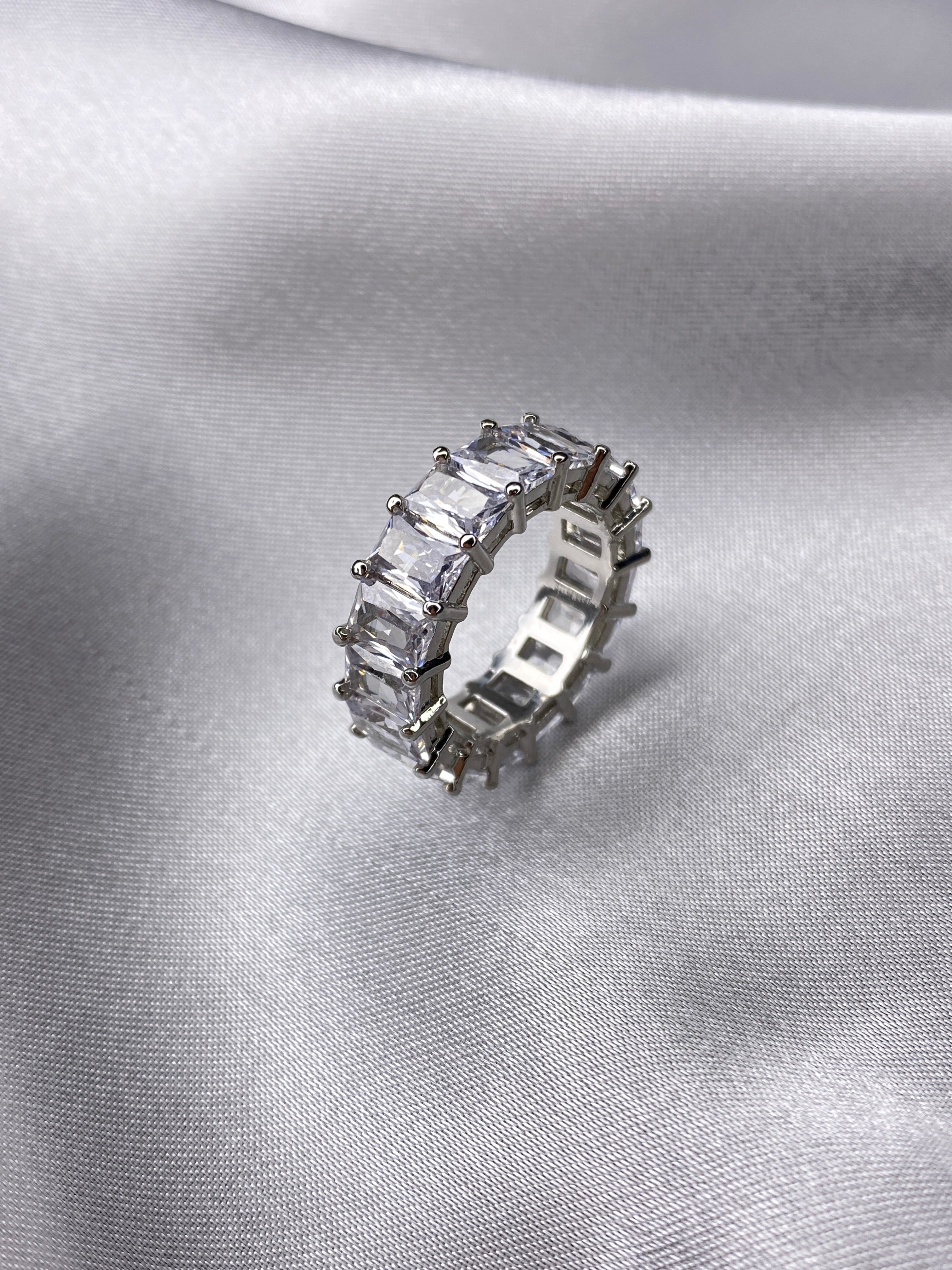 „Iced out“ Ring