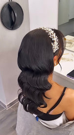 Load image into Gallery viewer, Hair Accessoire „Crystal Pearl“
