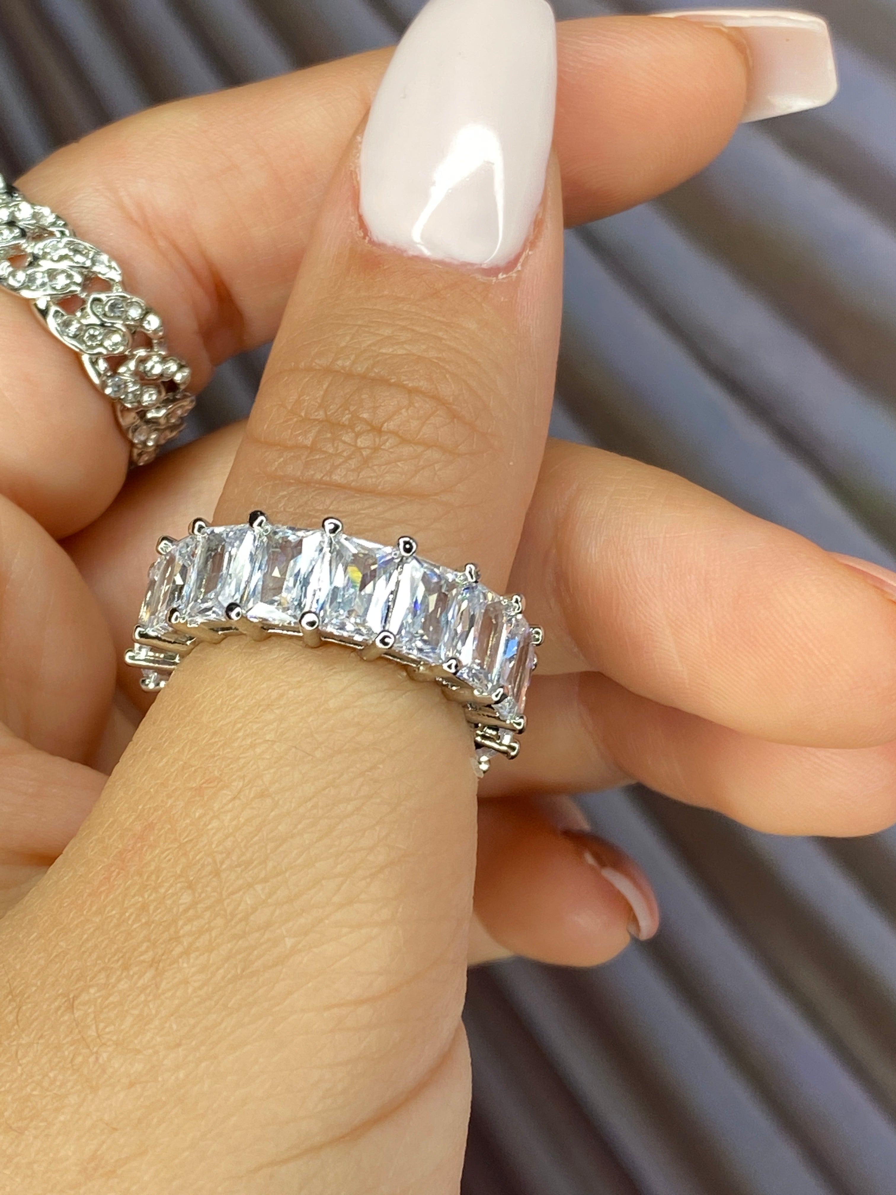 „Iced out“ Ring