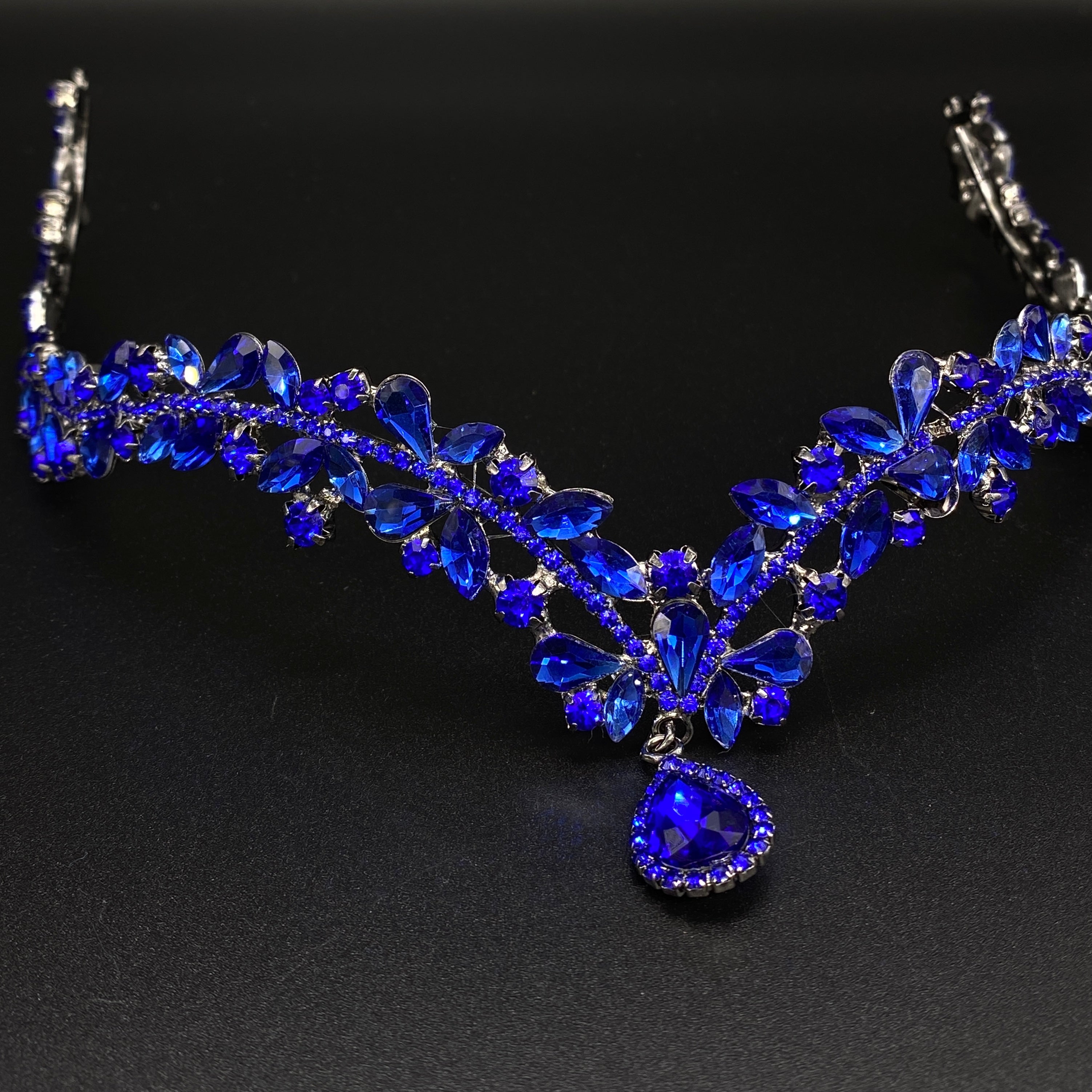 Tiara Königsblau